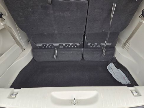 Used 2023 Chrysler Pacifica Touring-L FWD image 27