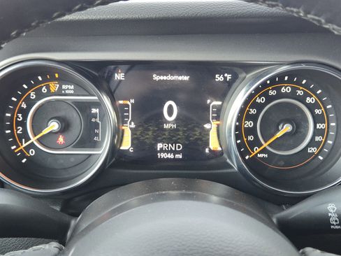 Used 2022 Jeep Wrangler Unlimited Sport w/ Sun And Sound Package image 17