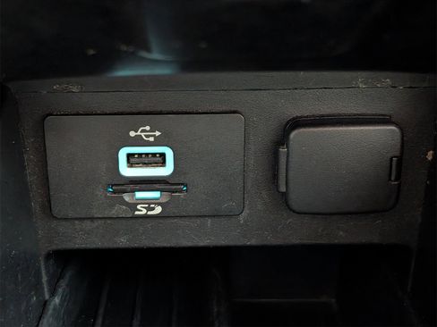 Used 2016 Ford Explorer Sport w/ Equipment Group 401A image 22