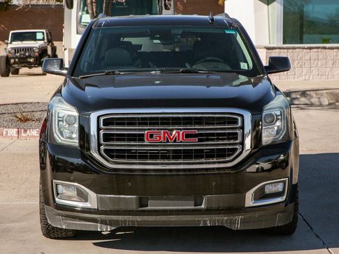 Used 2019 GMC Yukon XL SLT image 3