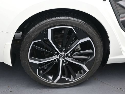 Used 2023 Nissan Altima 2.5 SR FWD image 10