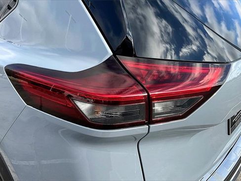 Used 2023 Nissan Rogue Platinum w/ Platinum Premium Package image 23