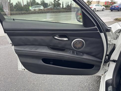 Used 2011 BMW M3 Sedan image 39