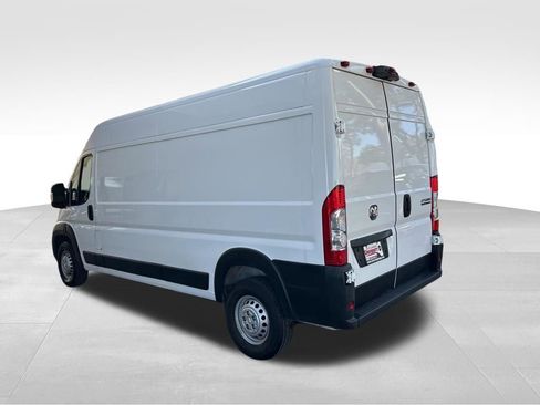 Used 2025 RAM ProMaster 2500 w/ Convenience Group FWD image 4