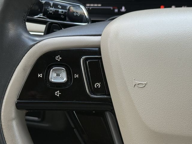 Used 2022 Lincoln Corsair AWD w/ Premium Package image 12