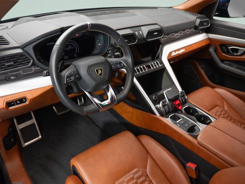 Used 2020 Lamborghini Urus AWD/4WD image 9