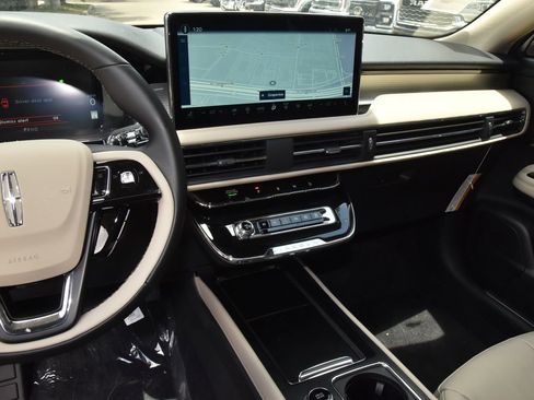New 2026 Lincoln Corsair Premiere FWD image 26