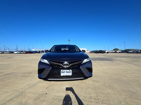 Used 2020 Toyota Camry XSE image 2