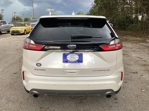 Used 2019 Ford Edge Titanium w/ Equipment Group 301A FWD image 10