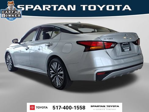 Used 2024 Nissan Altima 2.5 SV FWD image 9