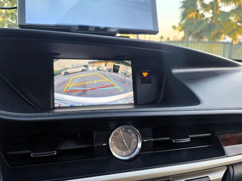 Used 2015 Lexus ES 350 w/ Premium Package image 8