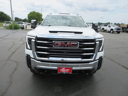 Certified 2024 GMC Sierra 2500 SLT w/ SLT Premium Package AWD/4WD image 13