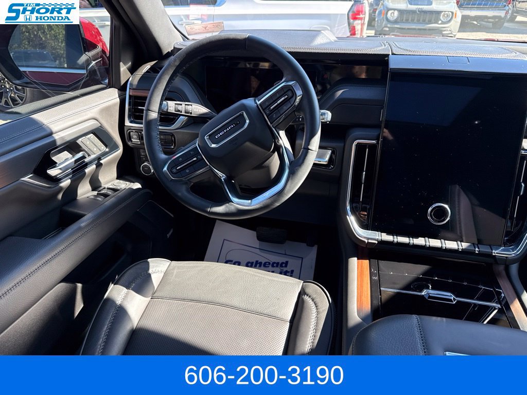 Used 2025 GMC Yukon Denali w/ Sun & Power Step Package AWD/4WD image 18