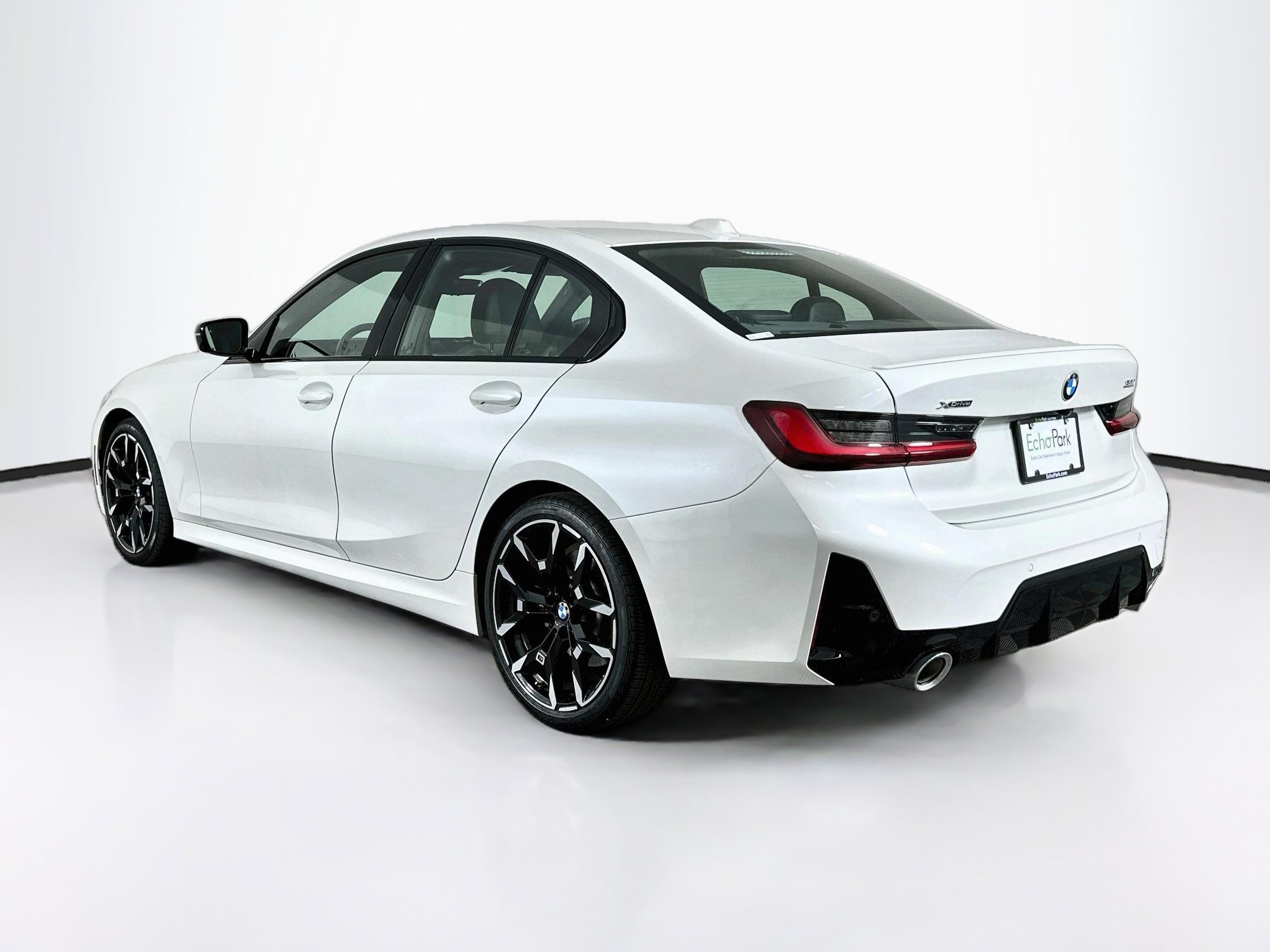 Used 2025 BMW 330i xDrive Sedan w/ M Sport Package AWD/4WD image 5