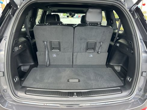 New 2025 Jeep Grand Cherokee L Altitude image 9