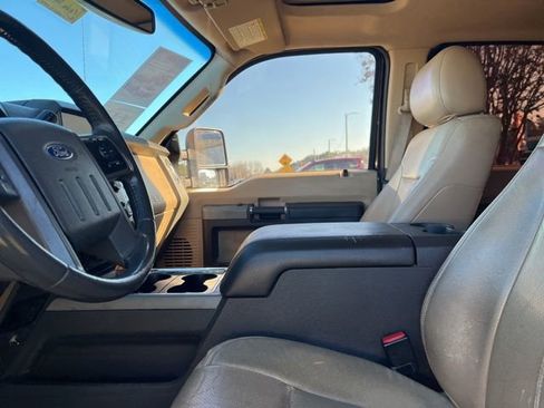 Used 2016 Ford F250 Lariat w/ Lariat Ultimate Package AWD/4WD image 7