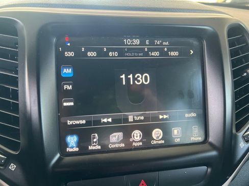 Used 2016 Jeep Cherokee Latitude w/ Cold Weather Group AWD/4WD image 51
