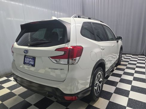 Certified 2023 Subaru Forester Premium image 4