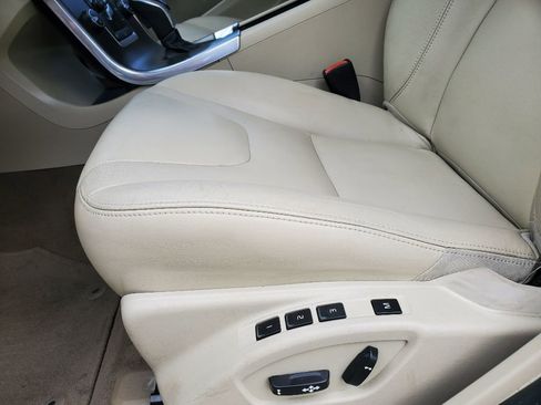 Used 2015 Volvo V60 T5 Premier image 15