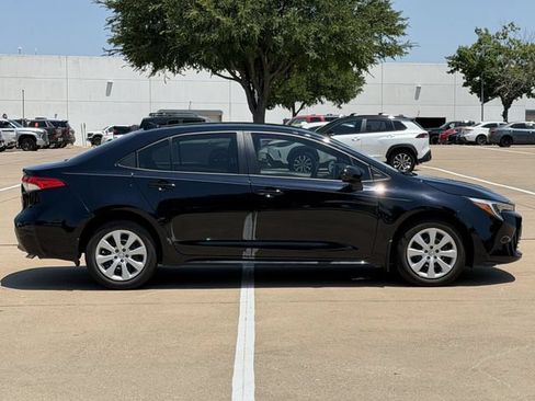 Used 2026 Toyota Corolla LE FWD image 3