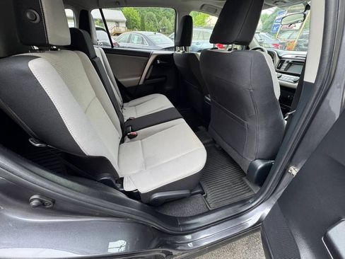 Used 2016 Toyota RAV4 XLE AWD/4WD image 10