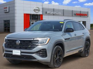 Used 2025 Volkswagen Atlas Cross Sport SEL R-Line AWD/4WD video 2