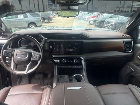 Certified 2025 GMC Sierra 2500 Denali w/ Denali Reserve Package AWD/4WD image 10