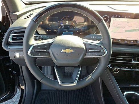 New 2026 Chevrolet Traverse LT w/ Enhanced Driving Package image 9