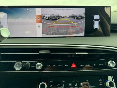 New 2026 Genesis GV70 2.5T Select image 18