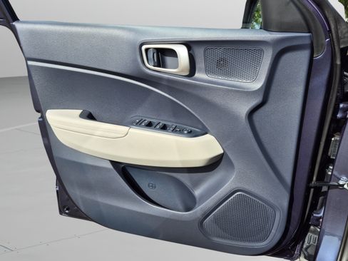 New 2026 Hyundai Venue SEL FWD image 21