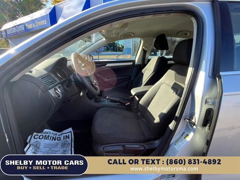 Used 2016 Volkswagen Passat 1.8T S image 9