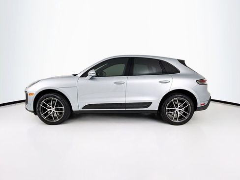 Certified 2025 Porsche Macan AWD/4WD image 2