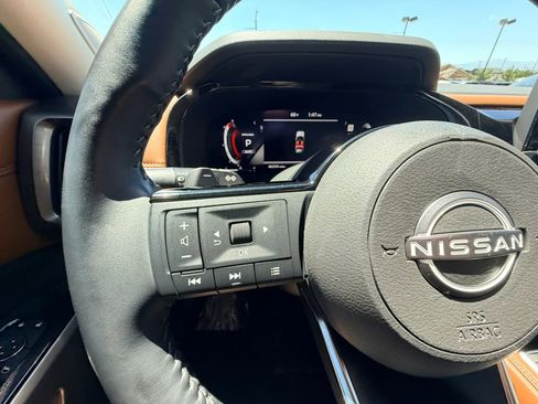 Used 2023 Nissan Pathfinder Platinum AWD/4WD image 14