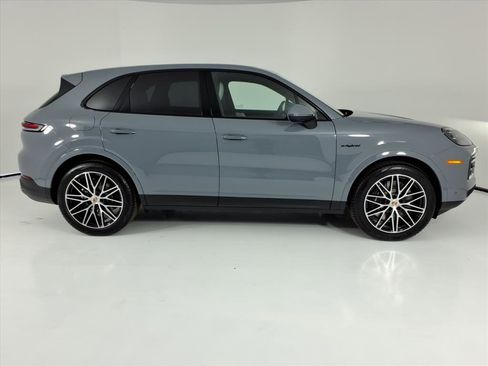 New 2026 Porsche Cayenne E-Hybrid image 30