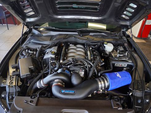 Used 2015 Ford Mustang GT image 26