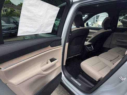 New 2025 Volvo EX90 Plus image 16