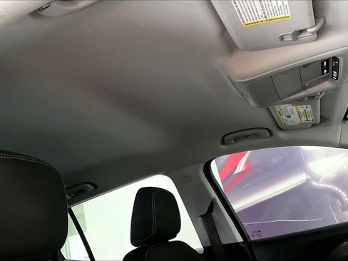 Used 2022 GMC Terrain SLE w/ Driver Convenience Package image 30