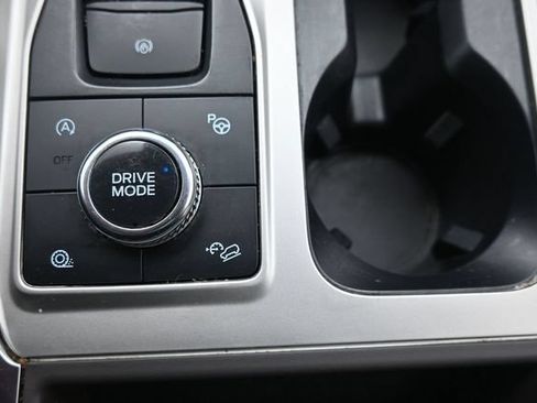 Used 2022 Ford Explorer Platinum w/ Equipment Group 601A AWD/4WD image 32
