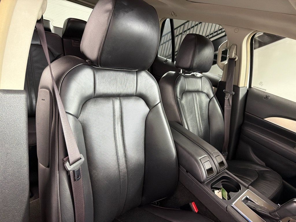 Used 2013 Lincoln MKX AWD image 25