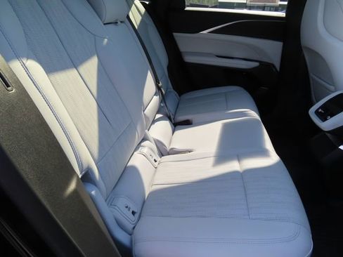 Used 2024 Cadillac Lyriq Luxury RWD image 44