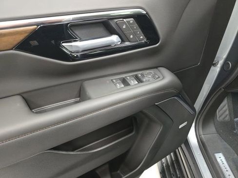 New 2026 Chevrolet Tahoe High Country AWD/4WD image 18