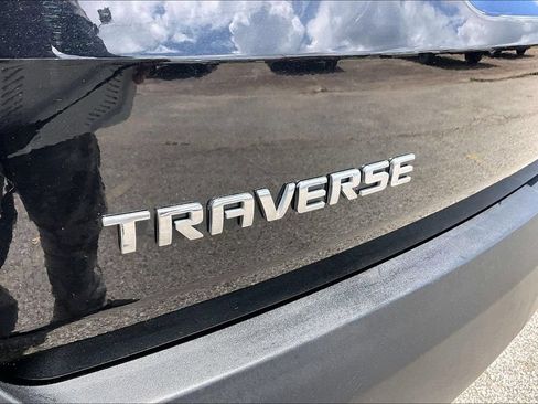 Used 2023 Chevrolet Traverse LT FWD image 21