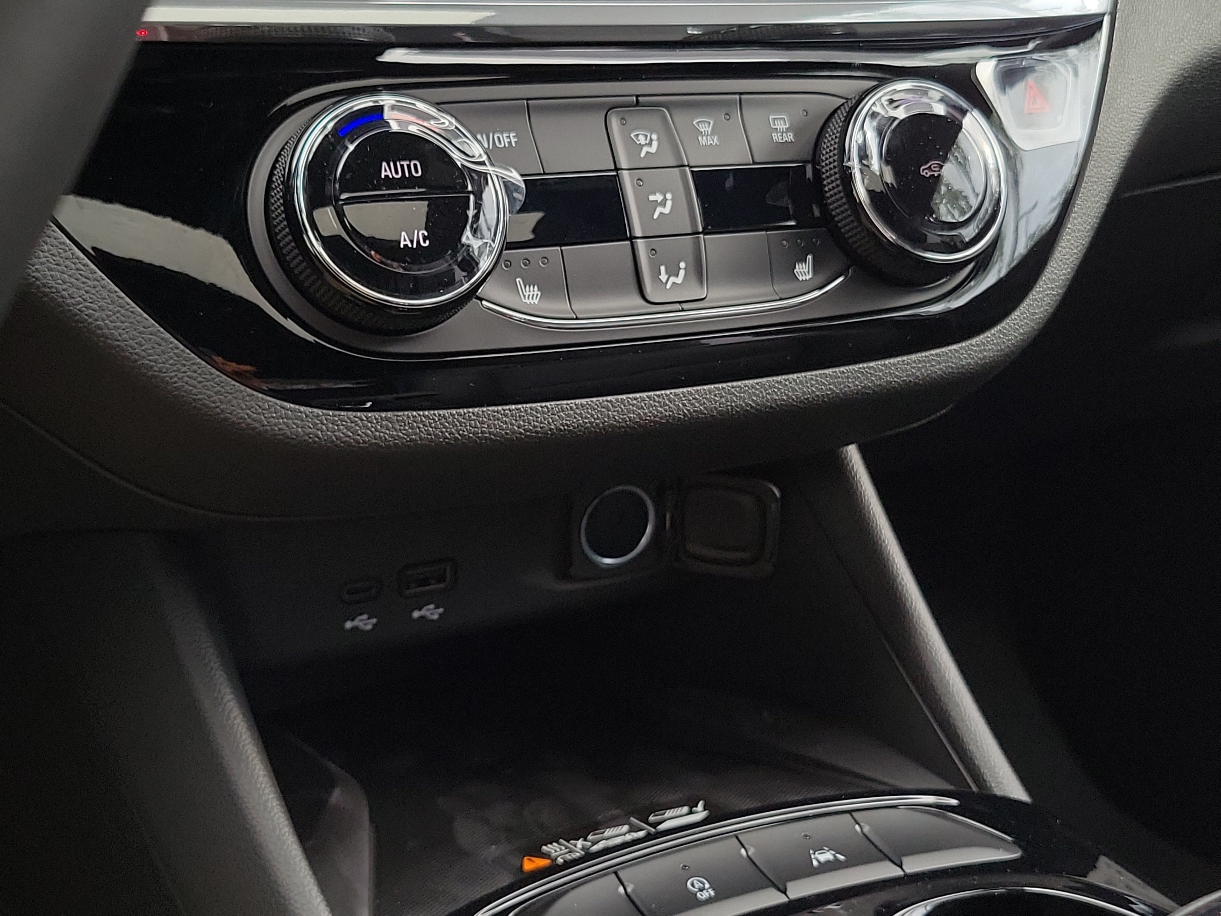 New 2026 Buick Envista Sport Touring w/ Convenience I Package FWD image 29