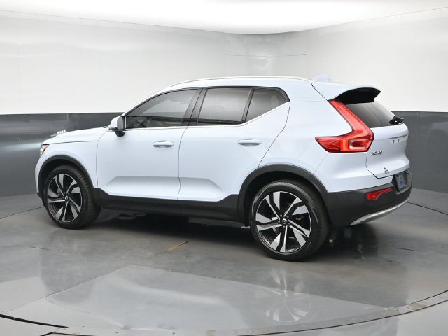 Used 2024 Volvo XC40 B5 Ultimate AWD/4WD image 6