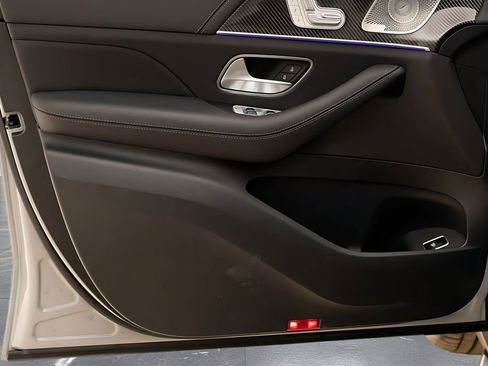 Used 2025 Mercedes-Benz GLS 63 AMG 4MATIC image 19