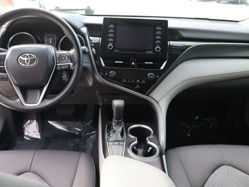 Used 2022 Toyota Camry LE FWD image 30