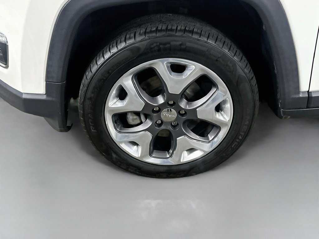 Used 2019 Jeep Compass Limited AWD/4WD image 11