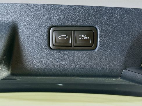 Used 2025 Kia Carnival SX Prestige FWD image 32