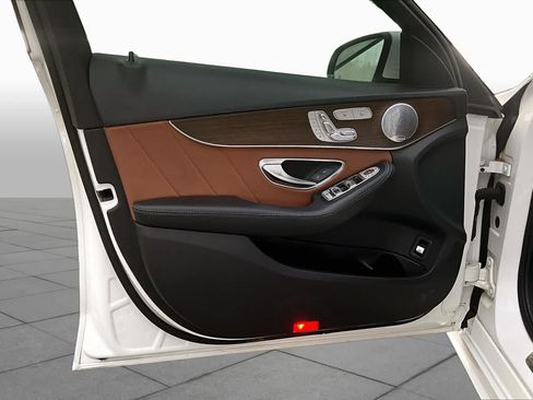 Used 2019 Mercedes-Benz C 300 Sedan image 21