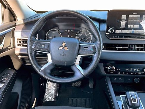 Used 2024 Mitsubishi Outlander SE Black Edition image 5